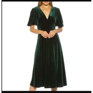 NWT Alexia Admor Emerald Green Velvet Midi‎ Dress Puff Sleeve Size 8 Holiday
